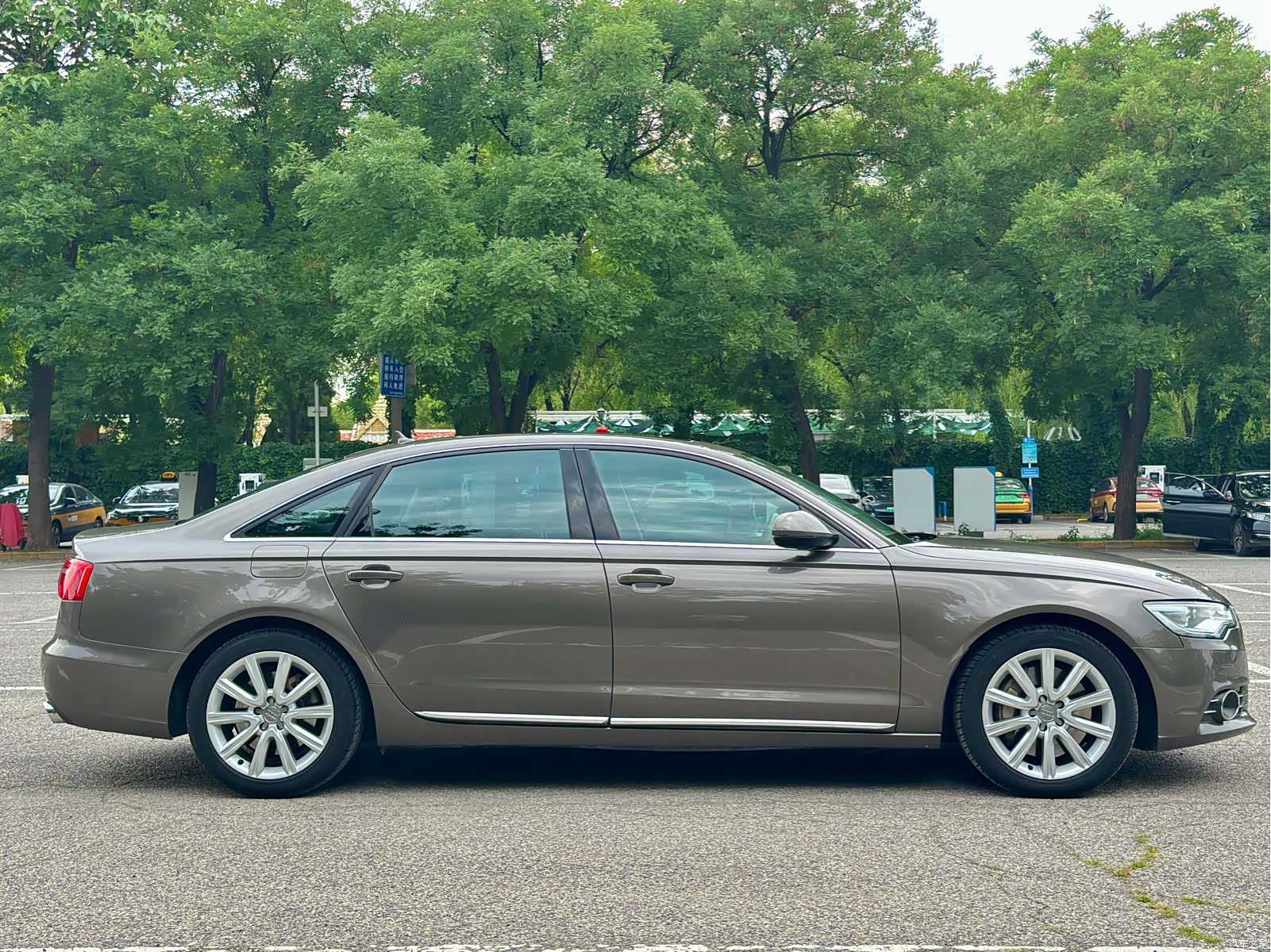 Audi A6L, 2012 8