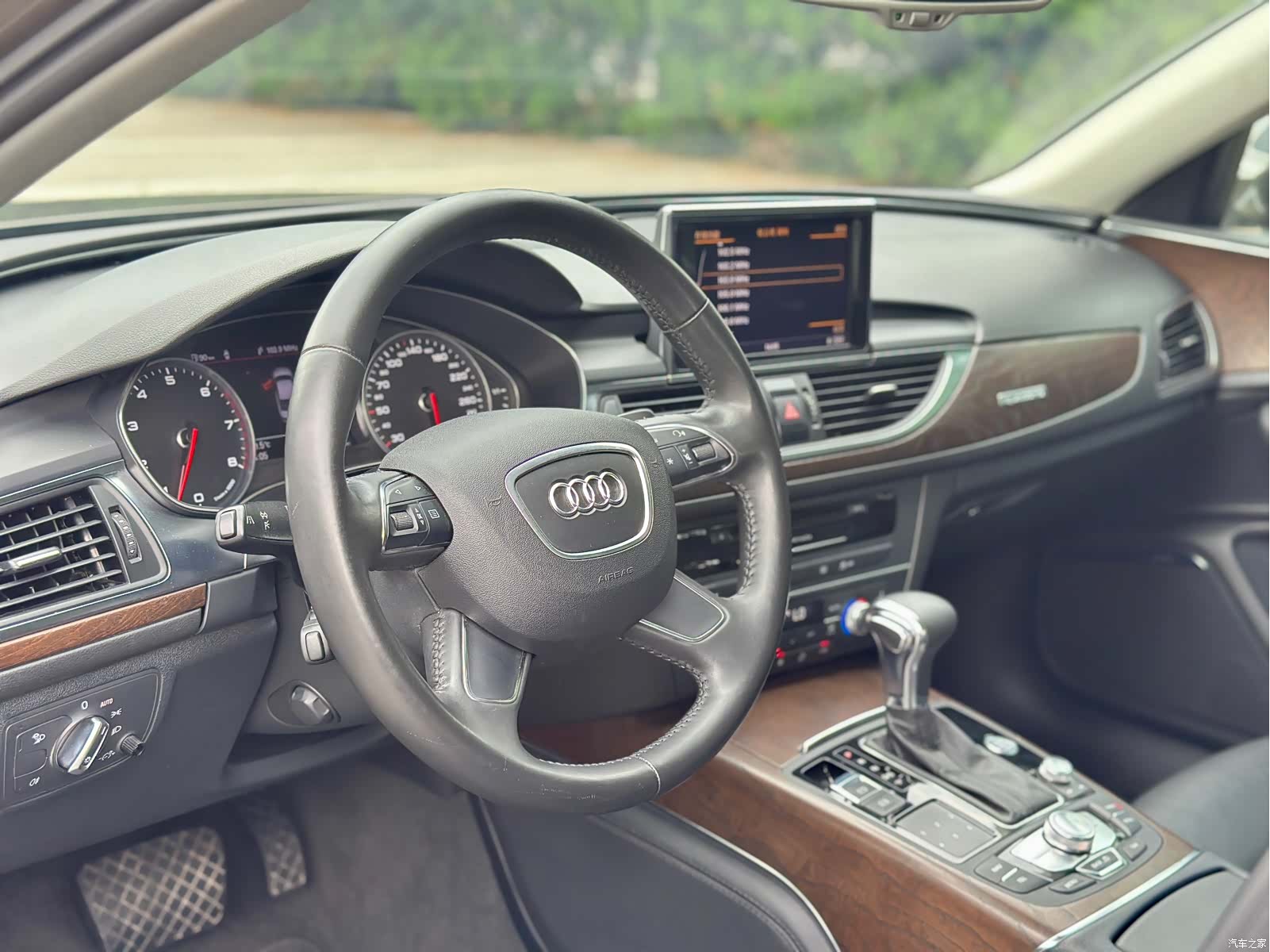Audi A6L, 2012 16