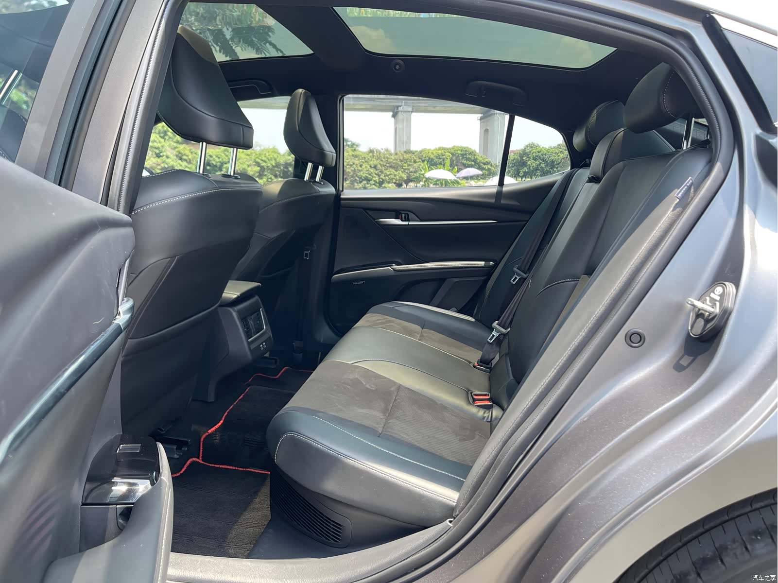 Toyota Camry, 2025 28