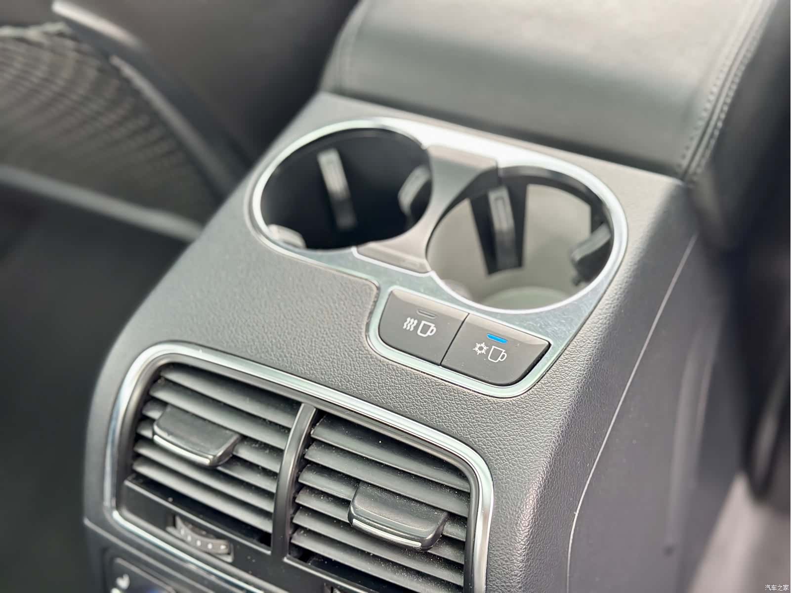 Audi A6L, 2012 47