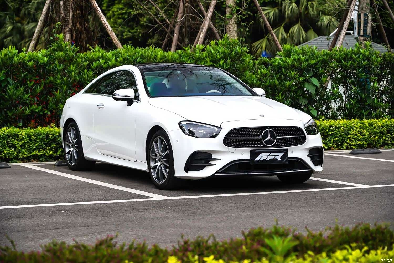 Mercedes-Benz E-Class, 2022 4