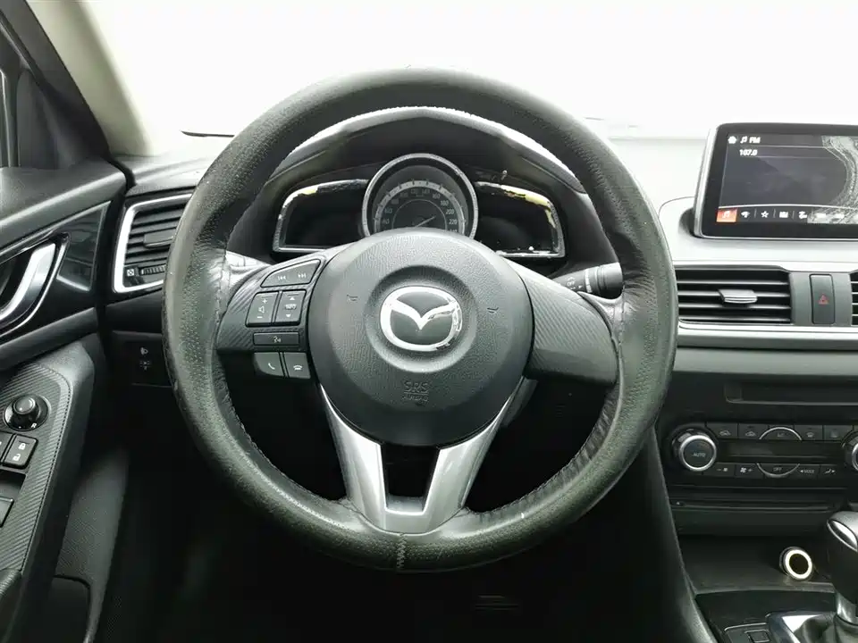 Mazda 3 Angkesaila