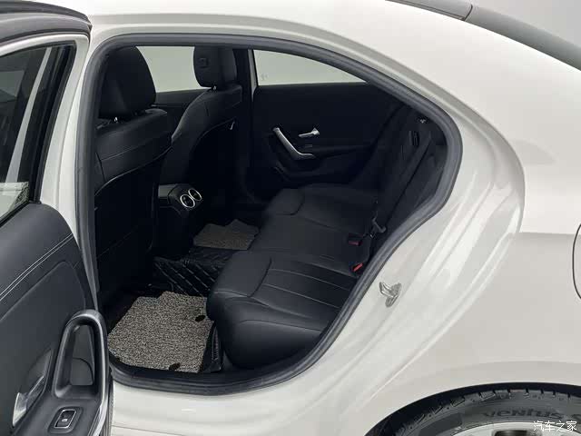 Mercedes-Benz A-Class, 2020 12