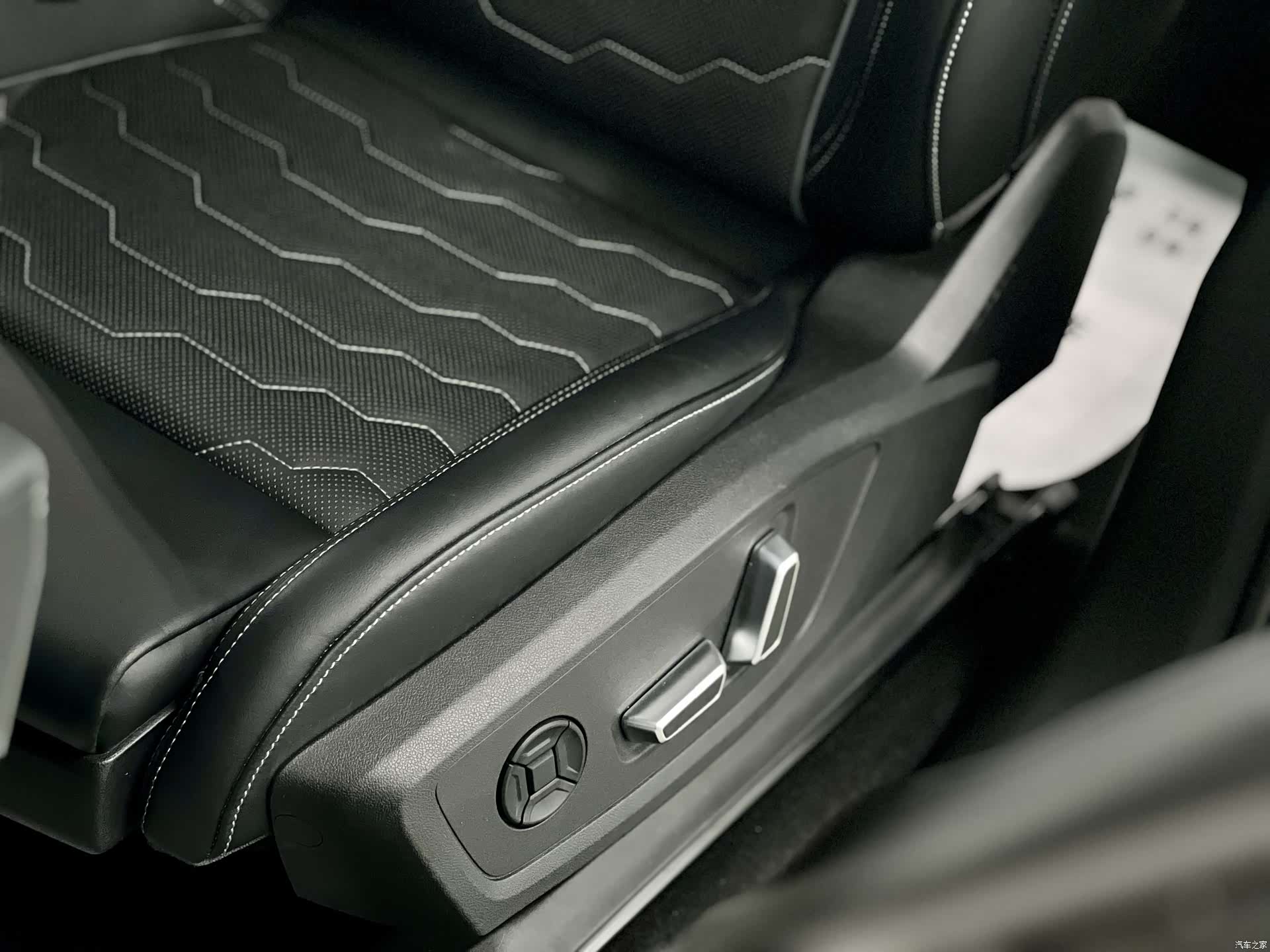 Audi e-tron, 2025 8