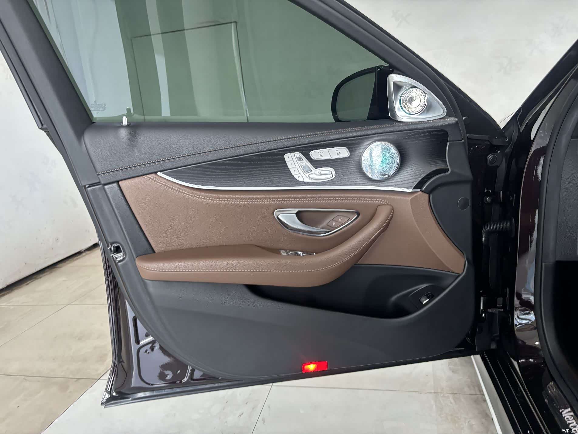 Mercedes-Benz E-Class, 2023 10