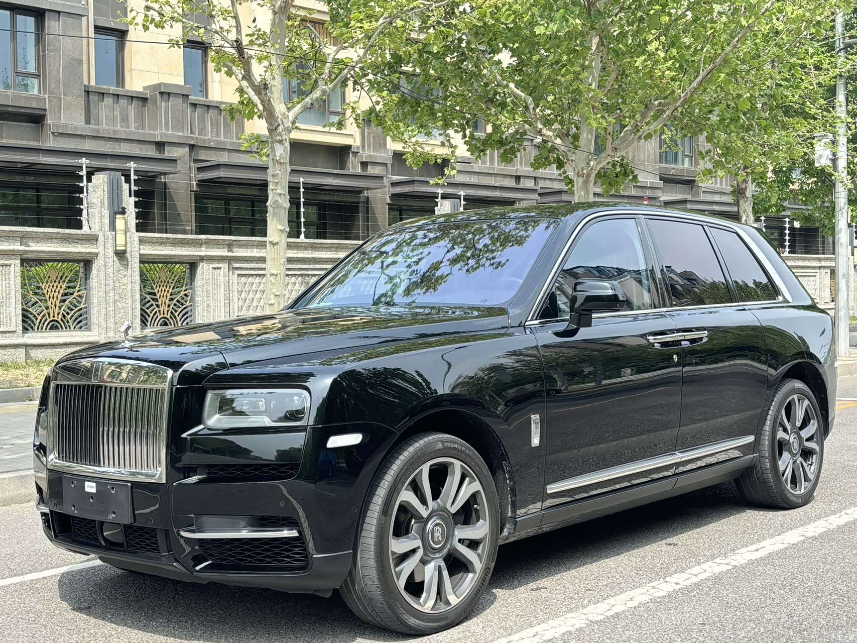 Rolls-Royce Cullinan, 2023 3