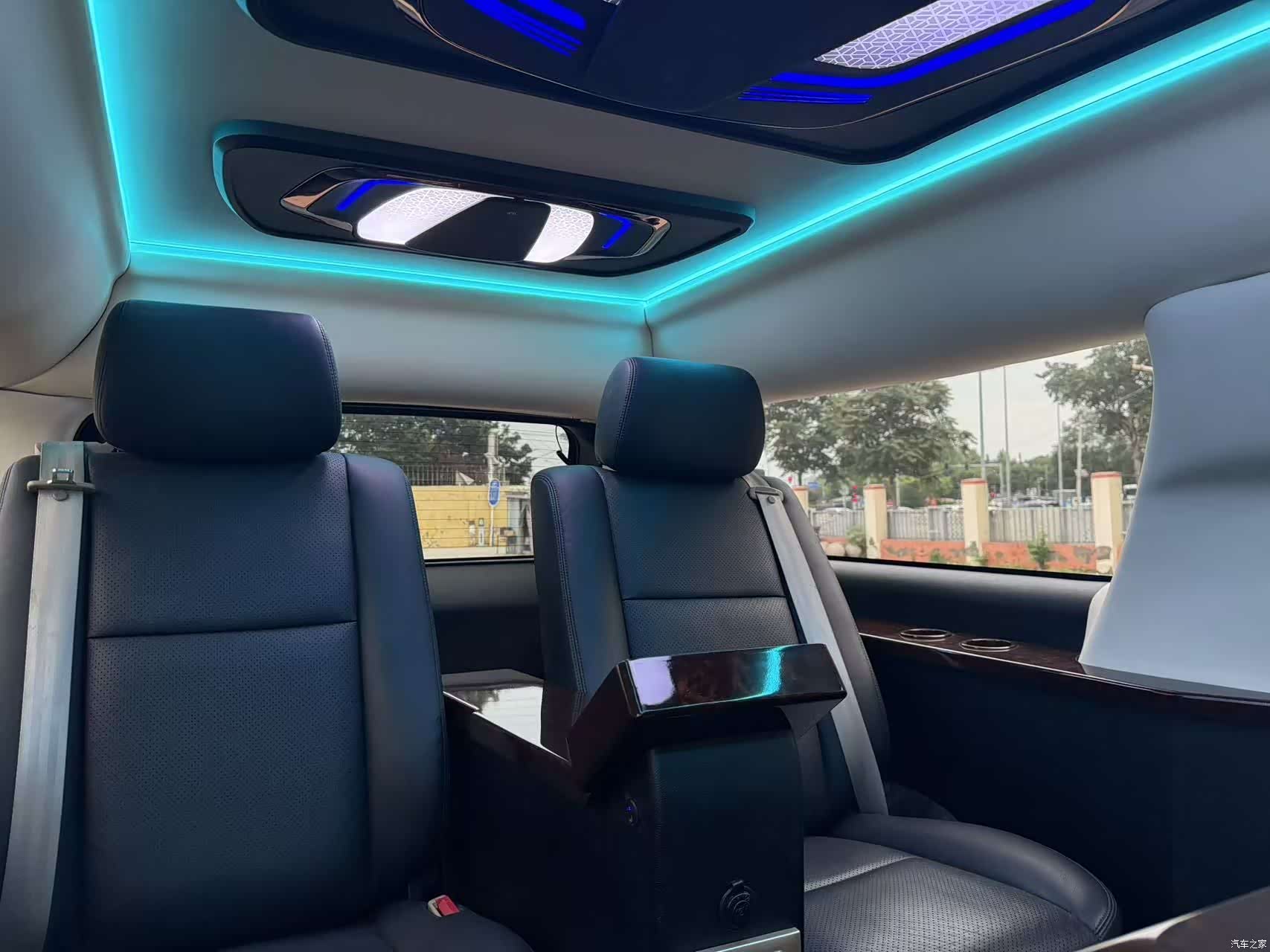 Cadillac Escalade, 2011 17