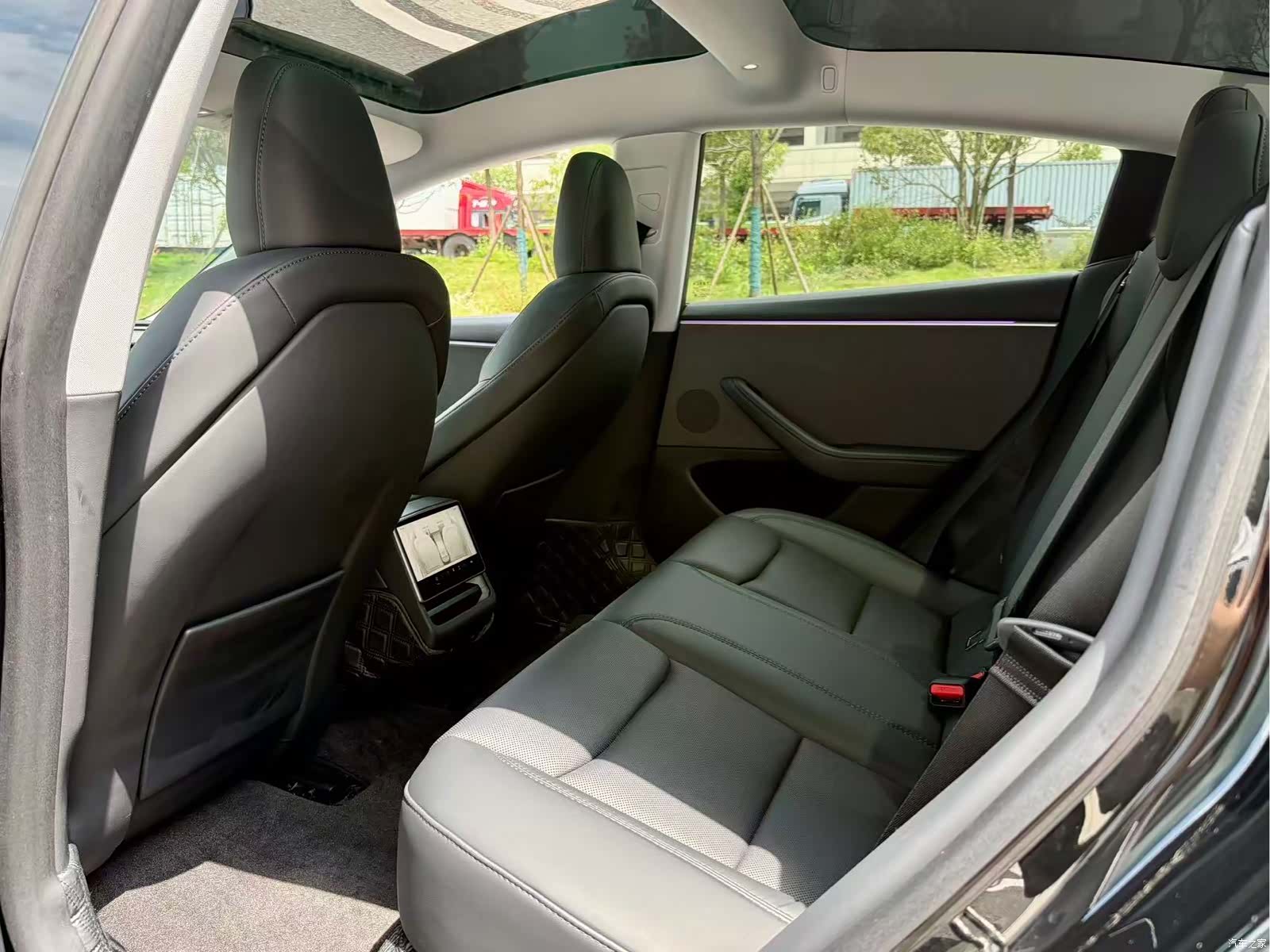 Tesla Model 3, 2024 6