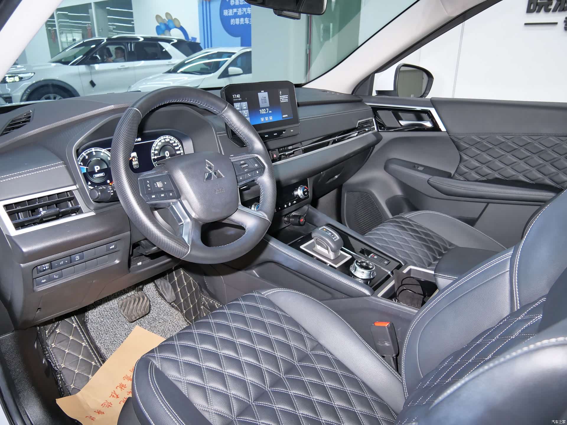 Mitsubishi Outlander, 2023 11