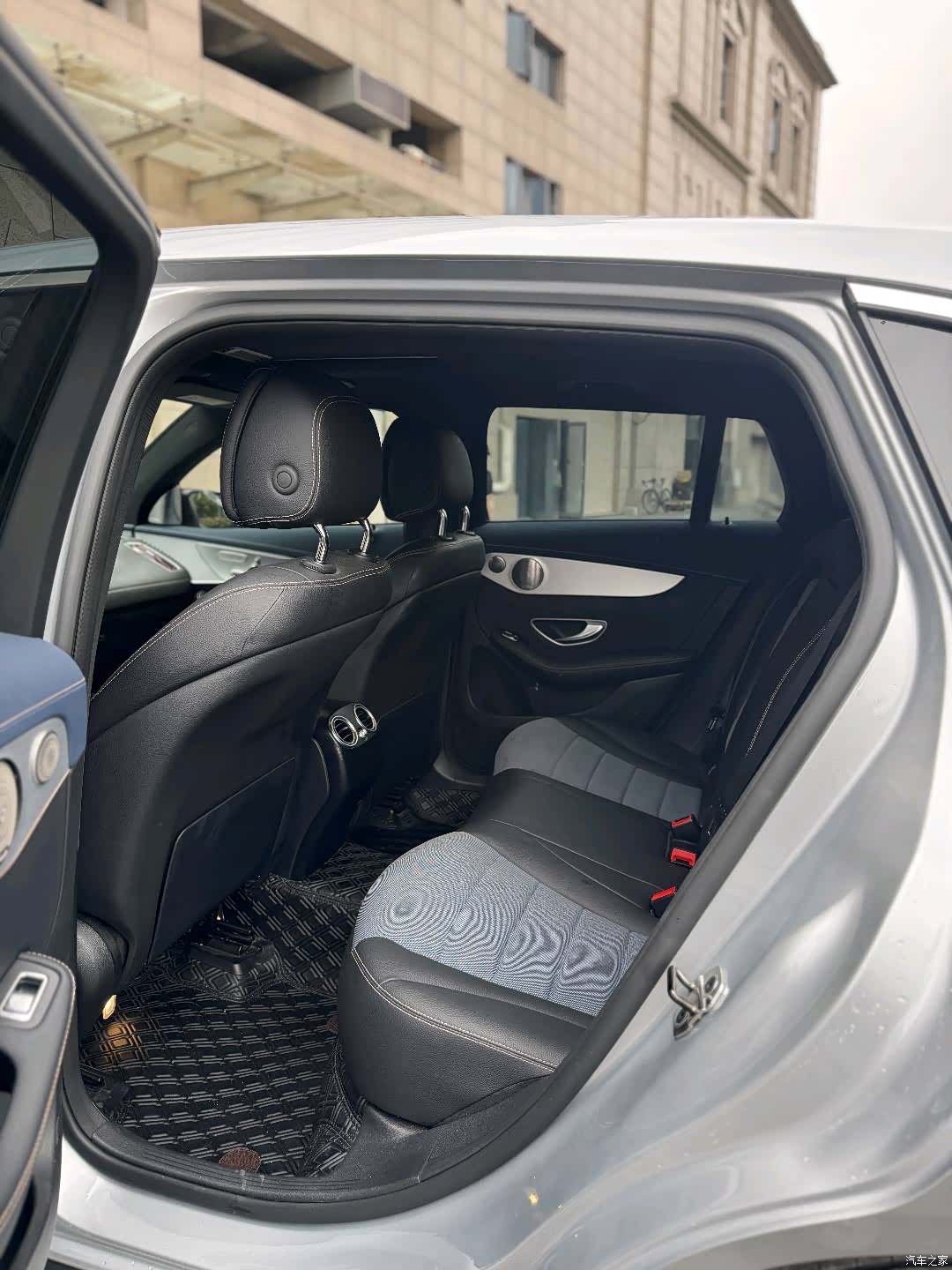 Mercedes-Benz EQC, 2022 9