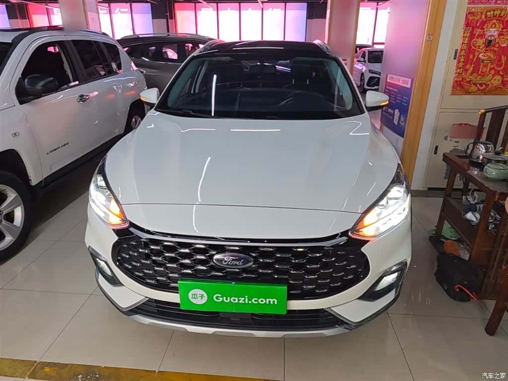 Ford Focus, 2021 3