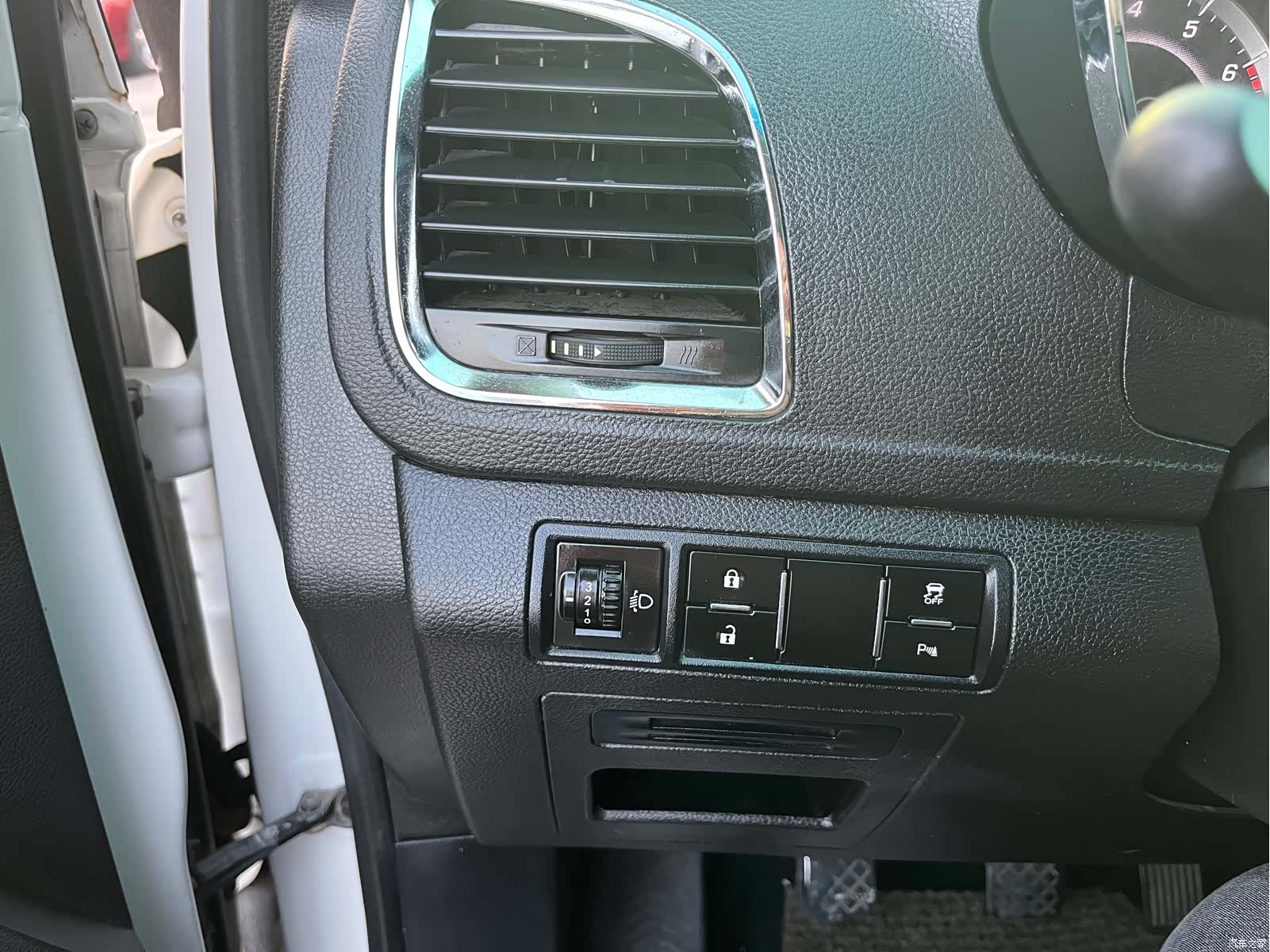 Wuling 560, 2016 23