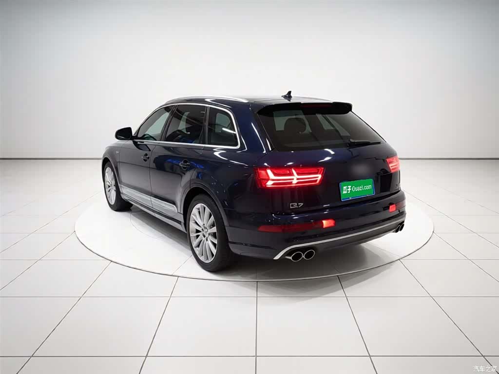 Audi Q7, 2019 все фото