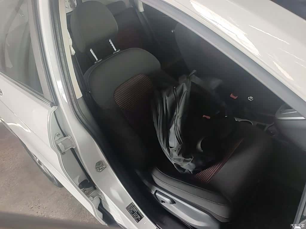 Haval M6, 2017 25