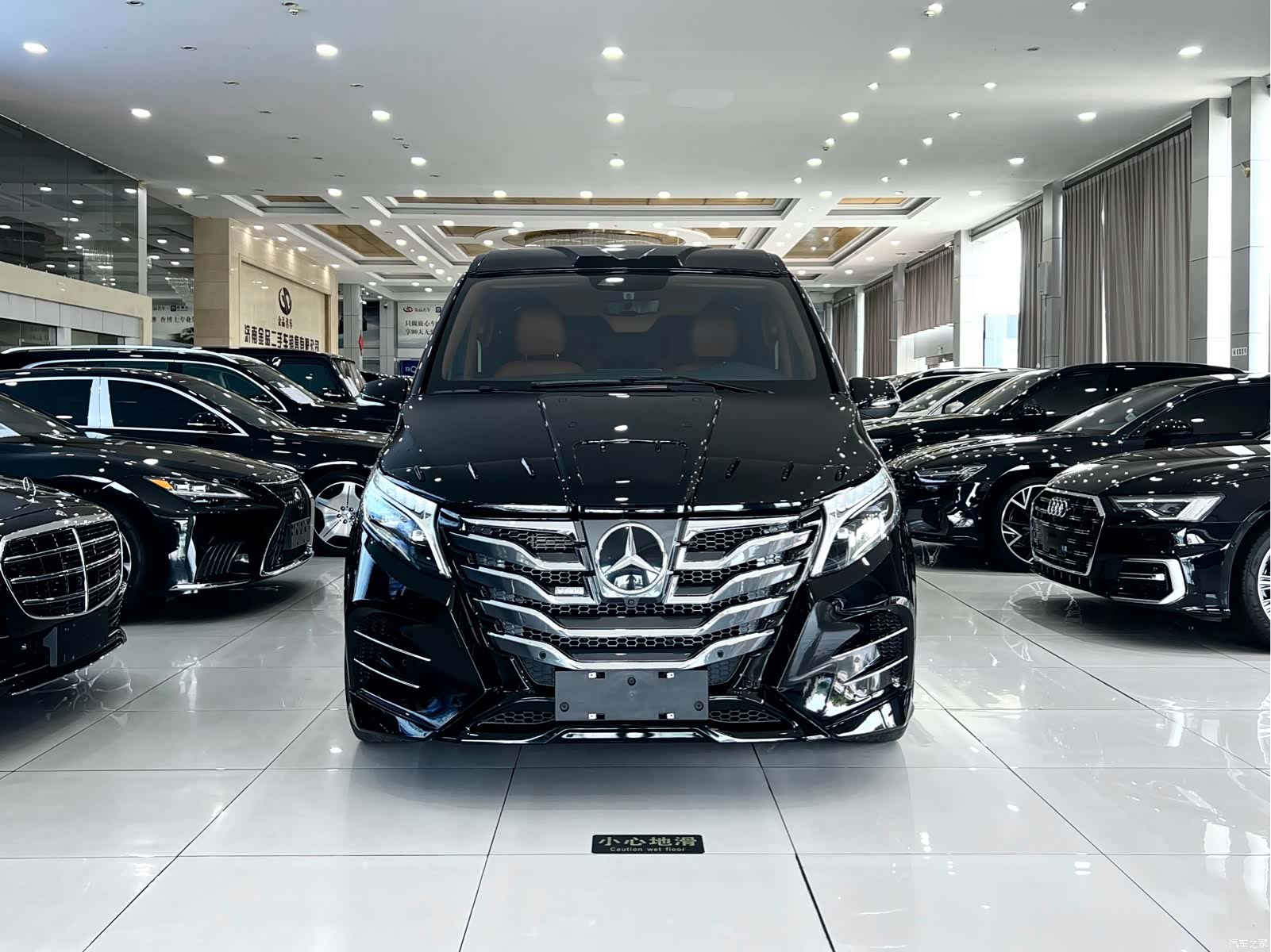 Mercedes-Benz V-Class, 2022 3