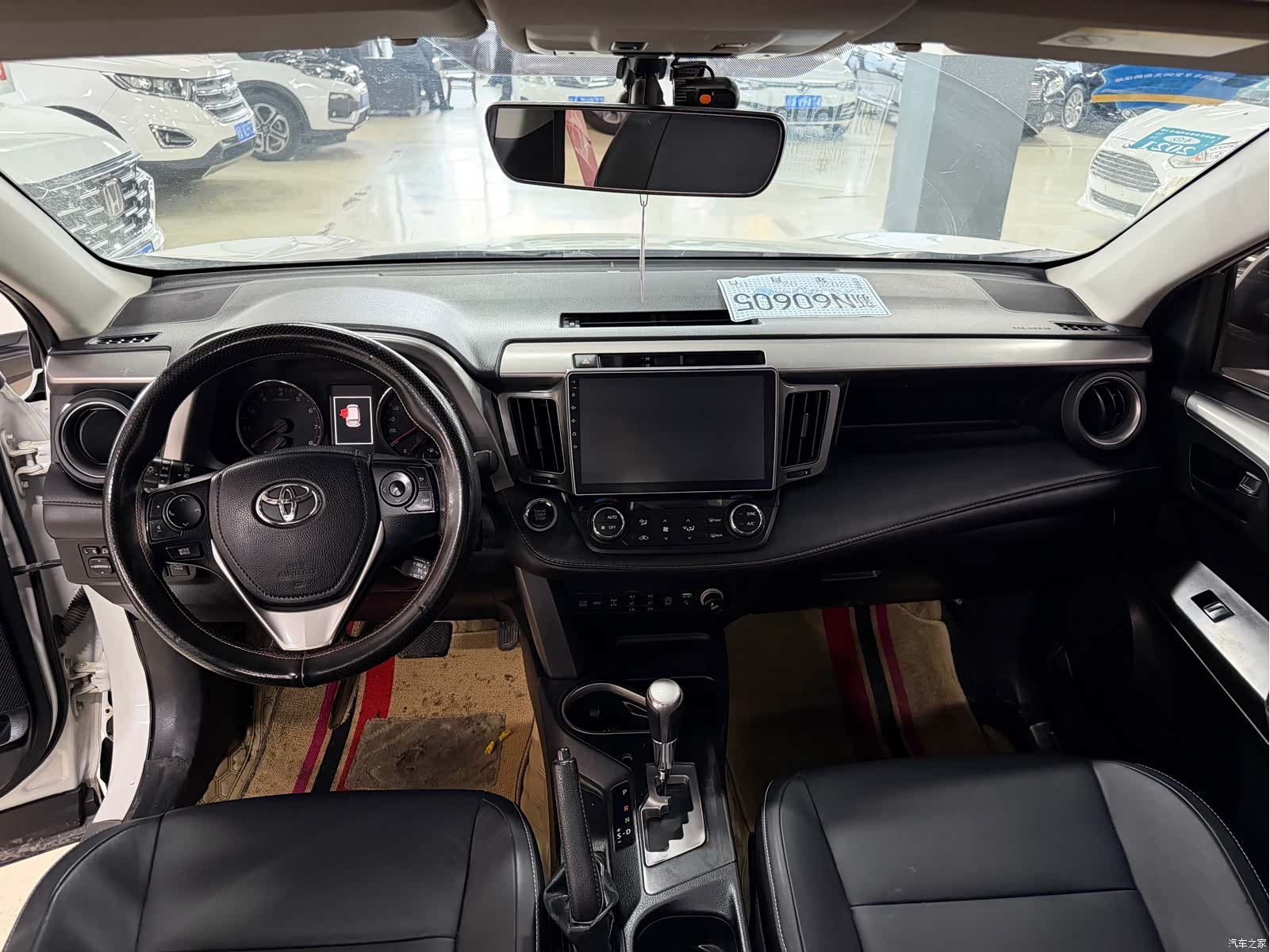 Toyota RAV4, 2017 все фото
