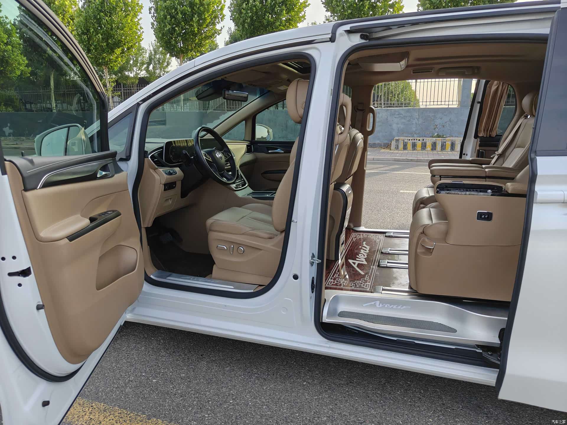 Buick GL8, 2021 13