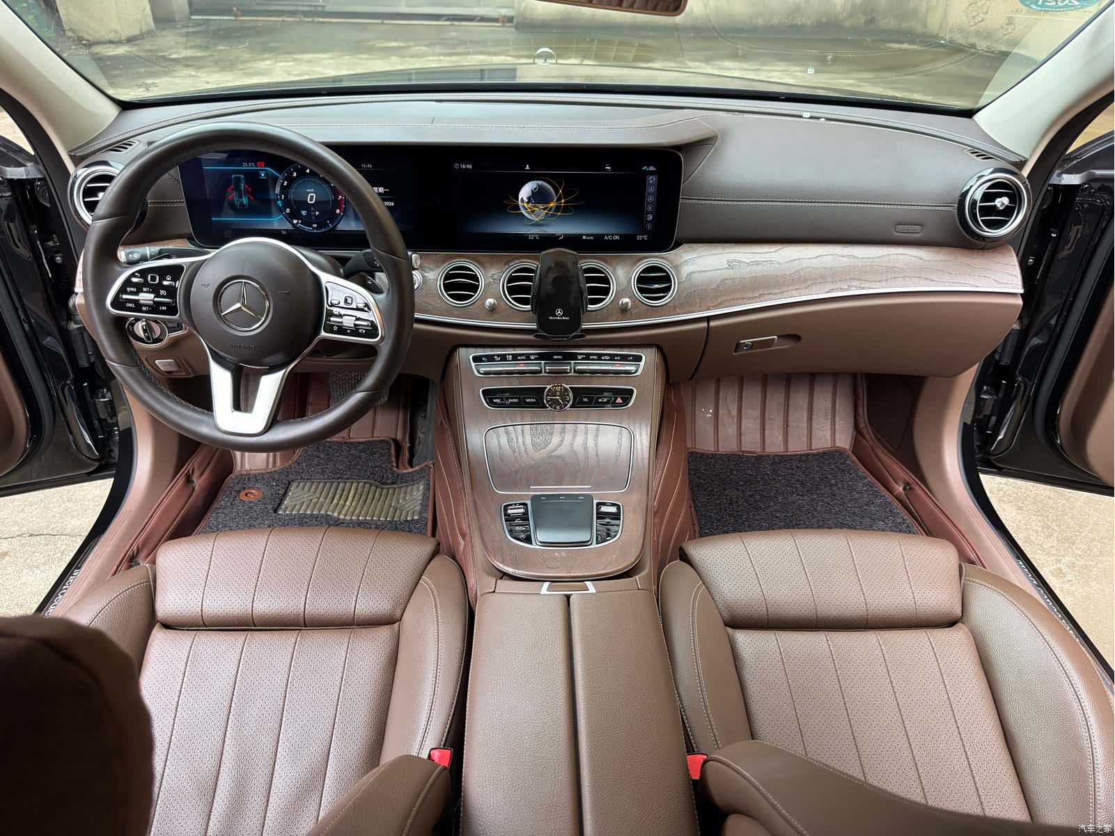 Mercedes-Benz E-Class, 2019 12