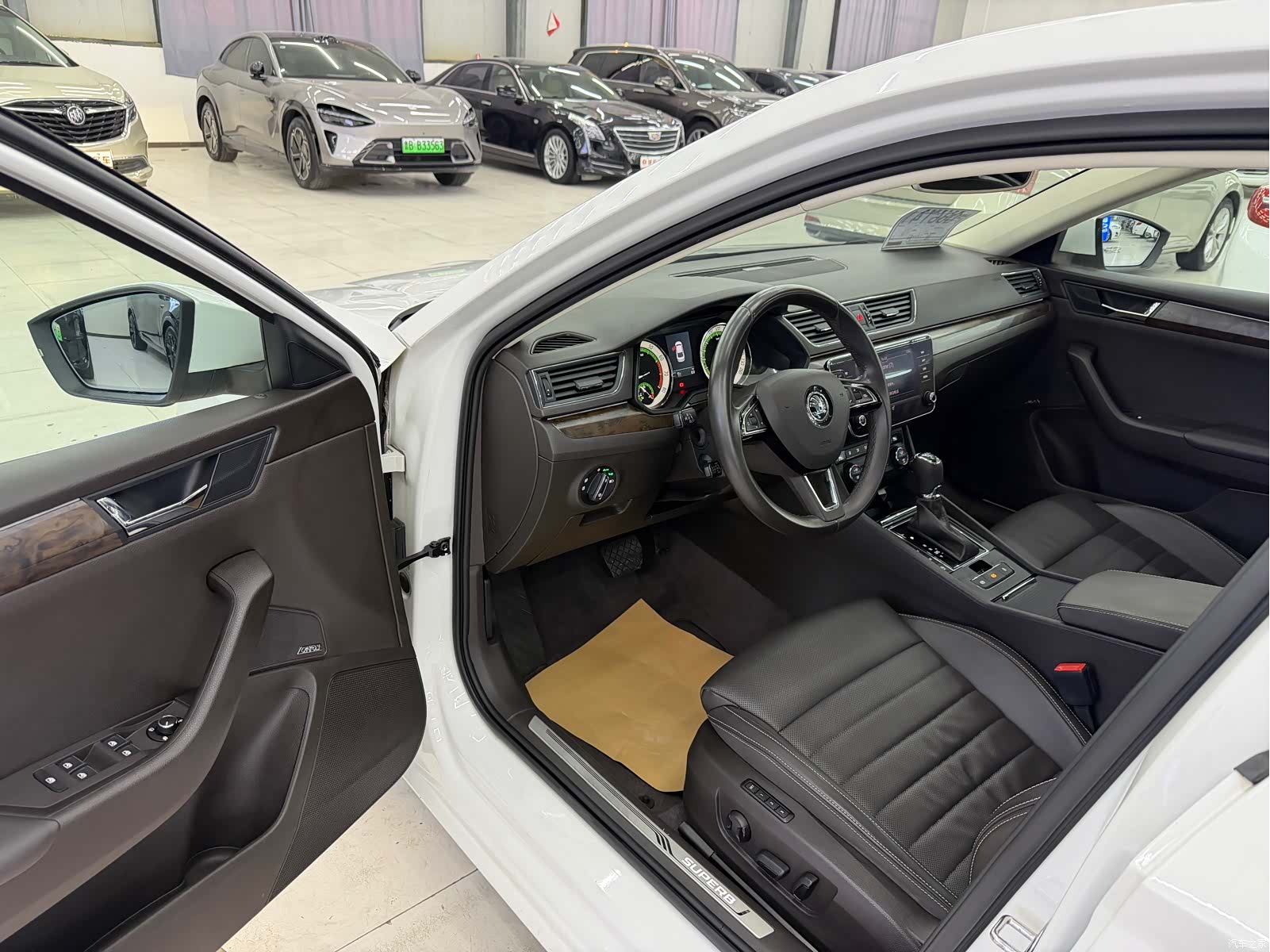 Skoda Superb, 2019 4