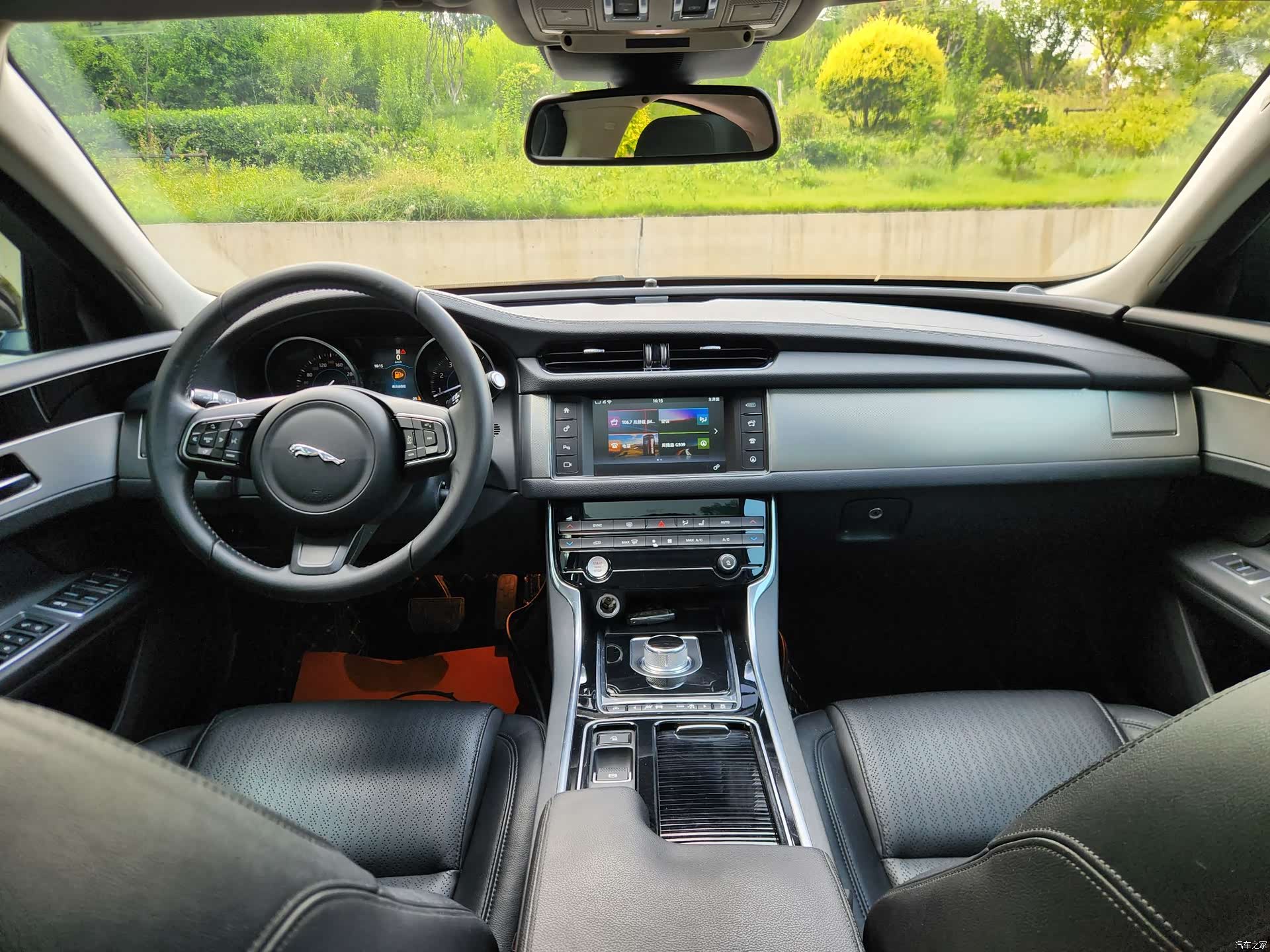 Jaguar XF, 2016 13