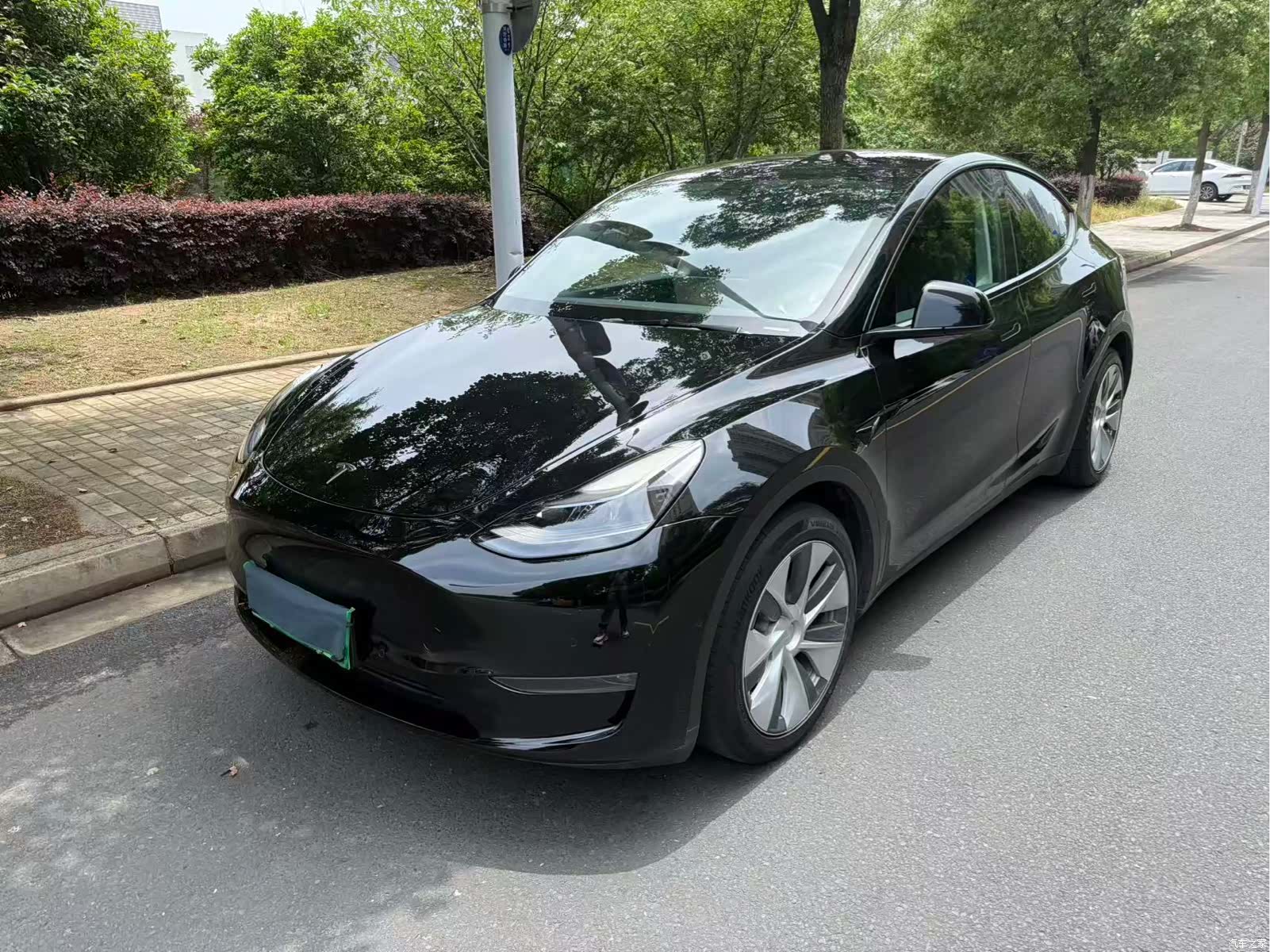Tesla Model Y, 2021 1
