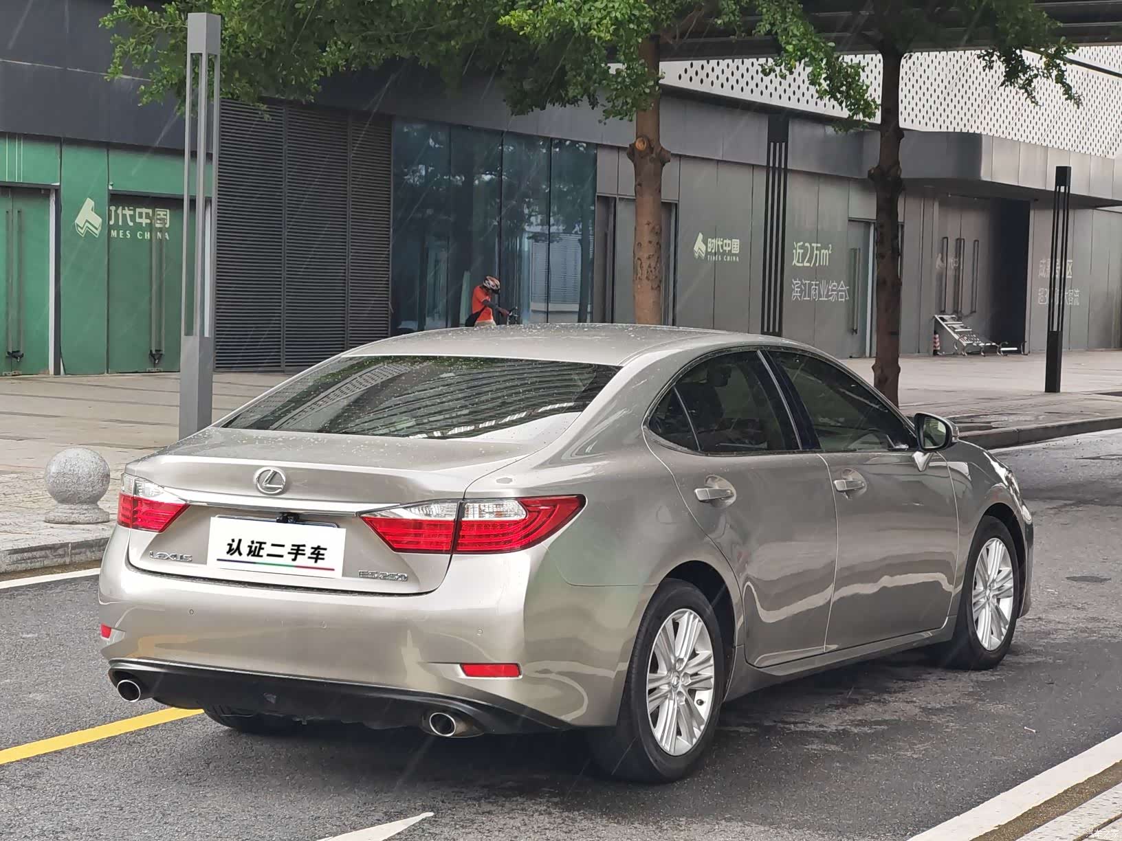 Lexus ES, 2014 3