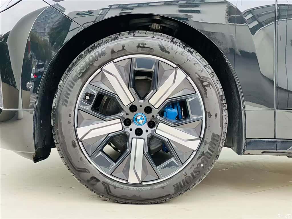 BMW iX, 2023 7