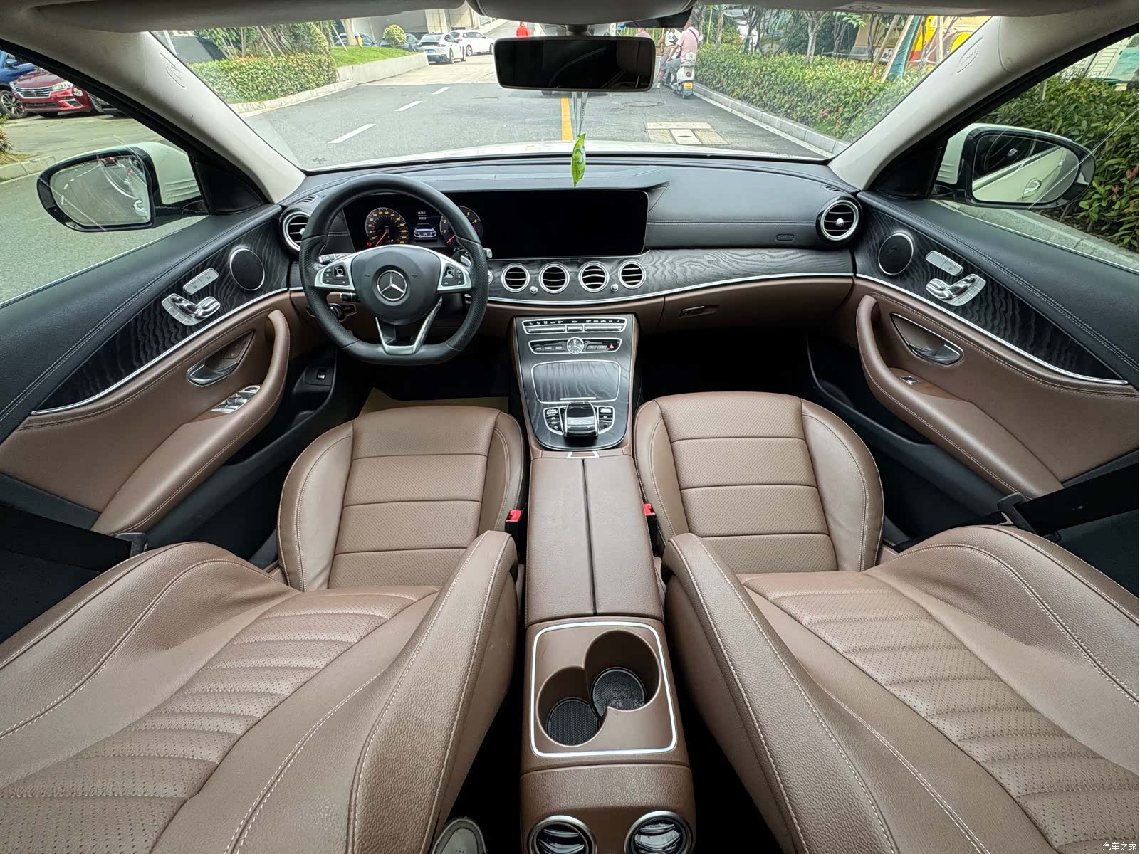 Mercedes-Benz E-Class, 2018 16