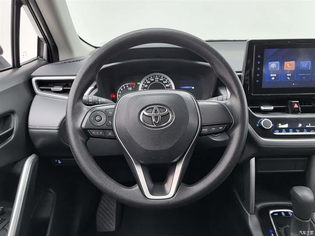 Toyota Frontlander, 2023 11