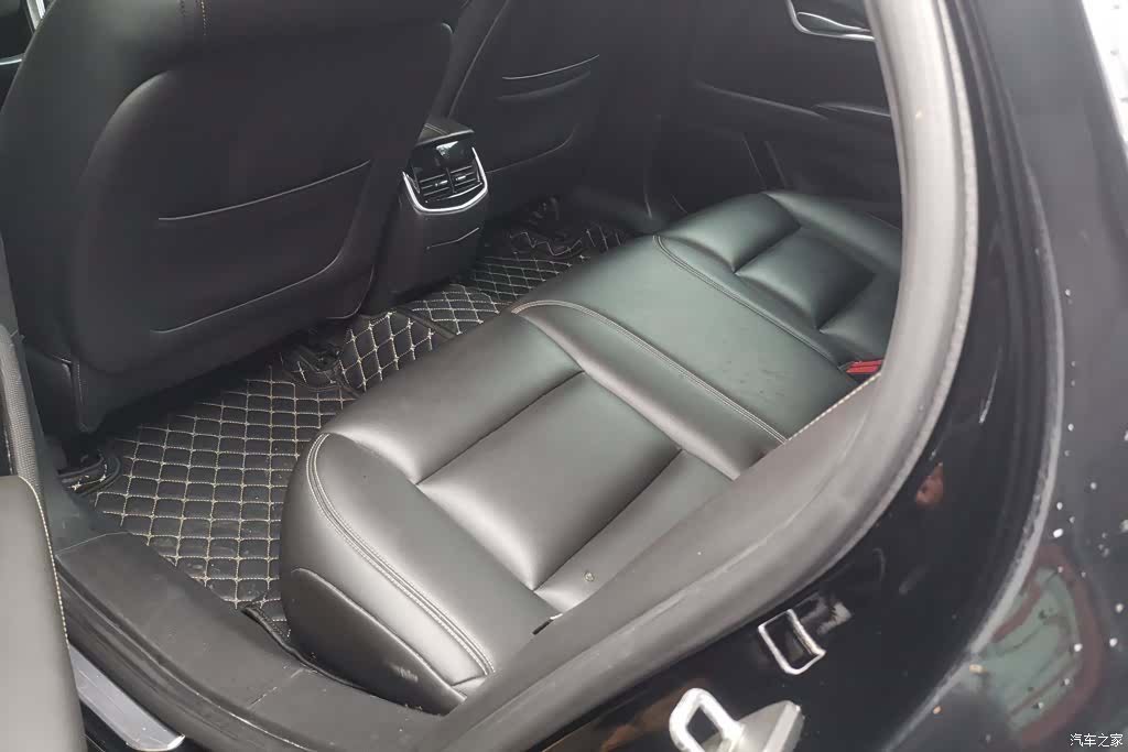 Cadillac XTS, 2018 11
