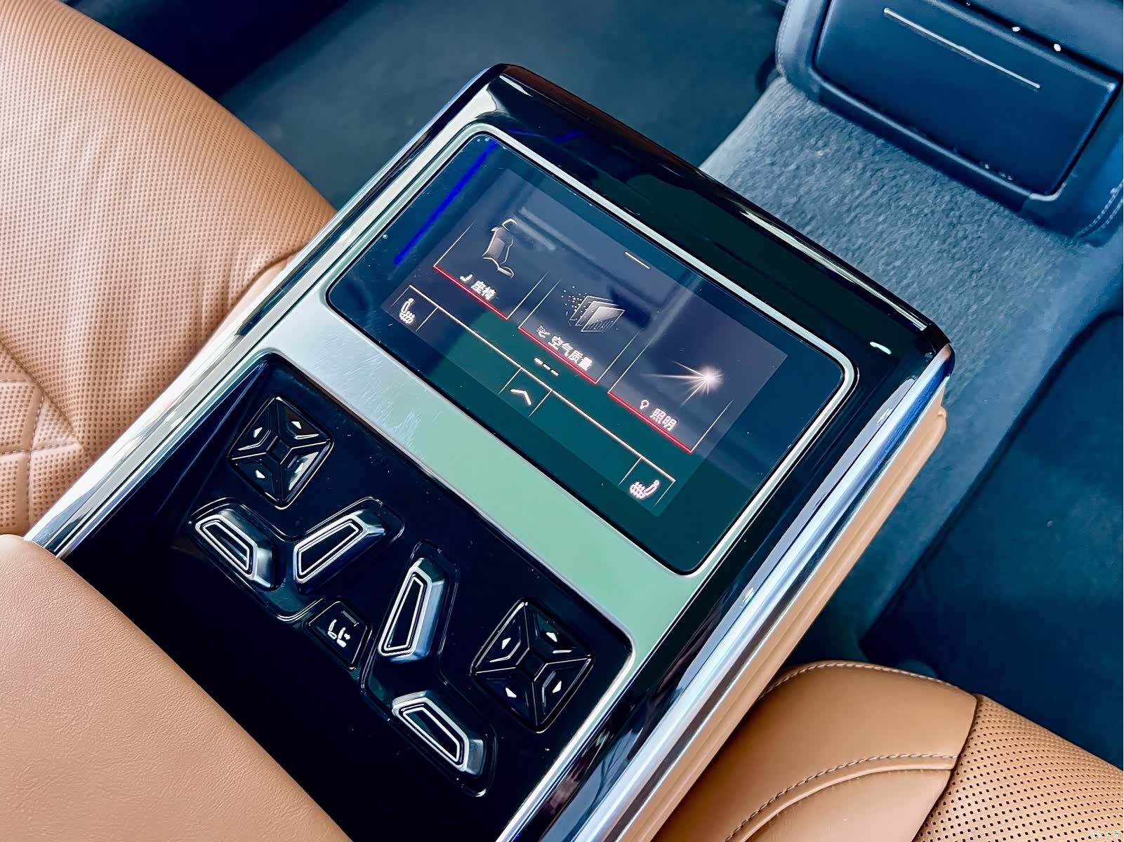 Audi A8L, 2024 21