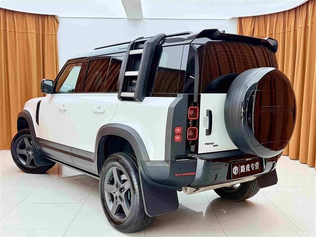 Land Rover Defender, 2021 6