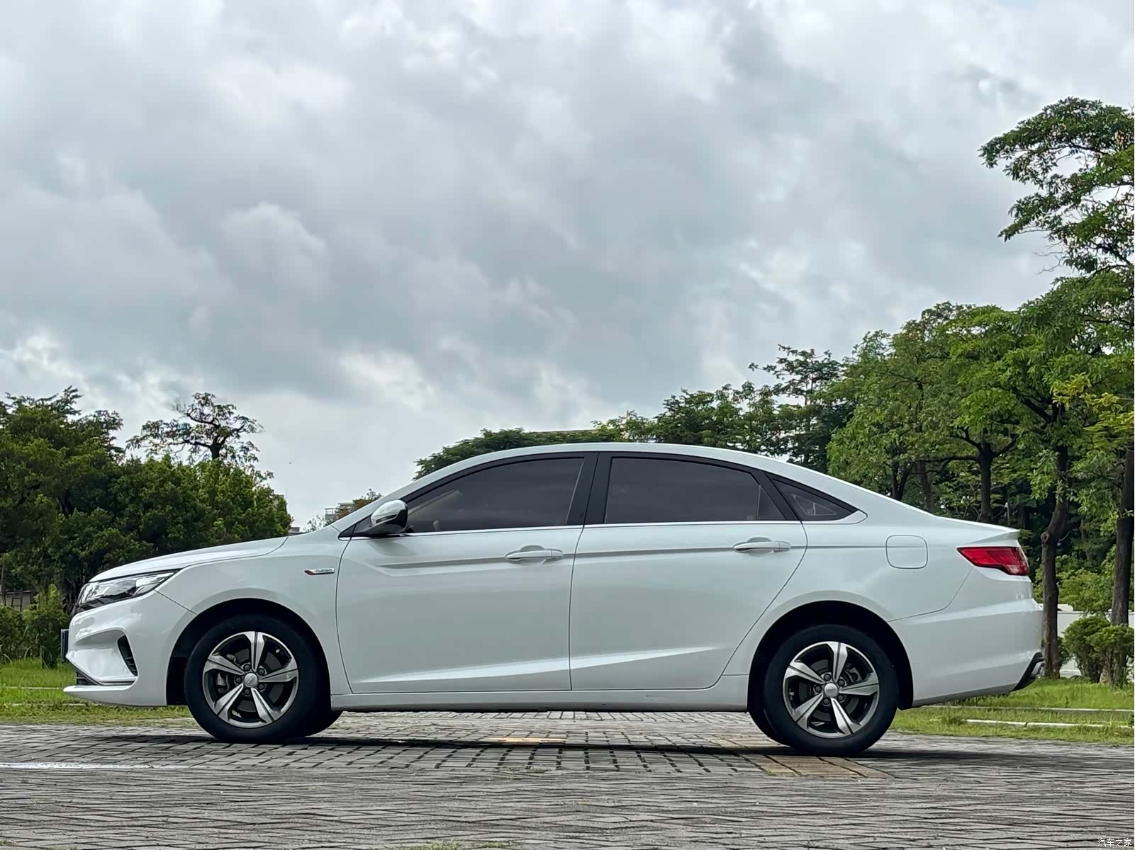 Geely Emgrand, 2019 8