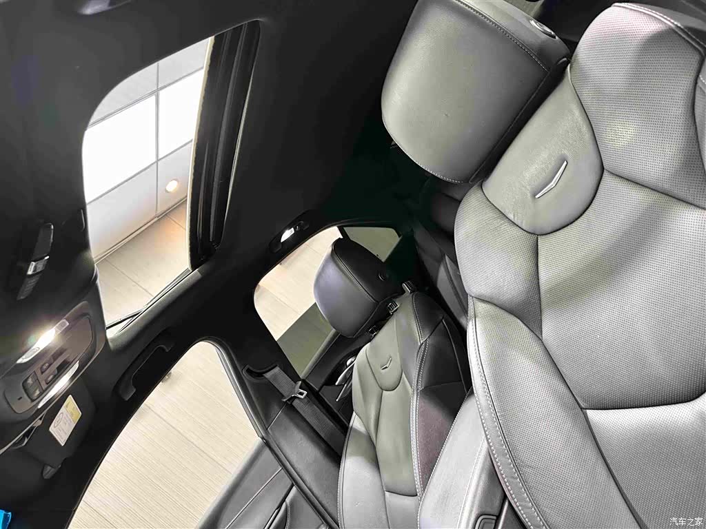 Cadillac CT4, 2022 15