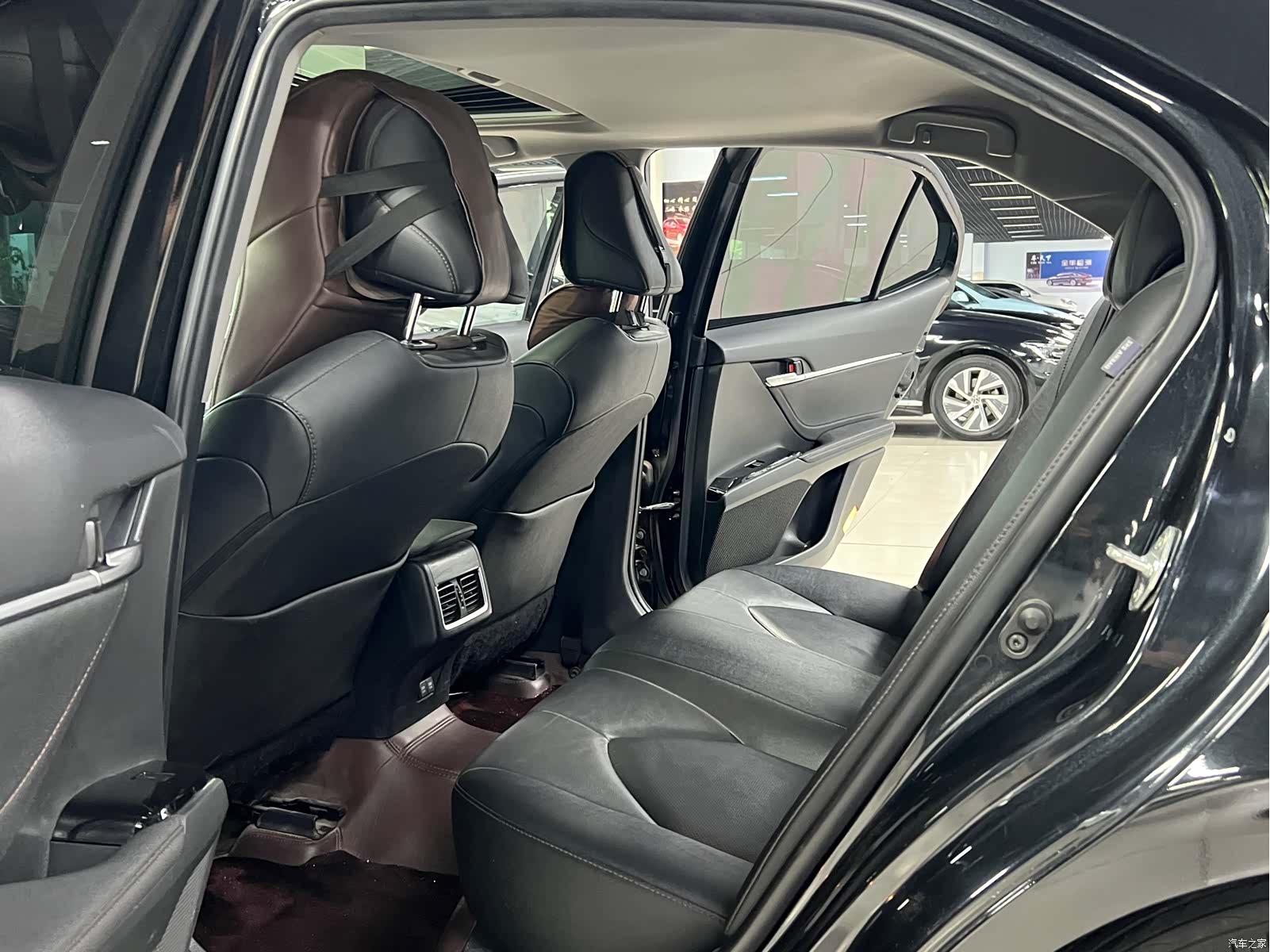 Toyota Camry, 2023 9
