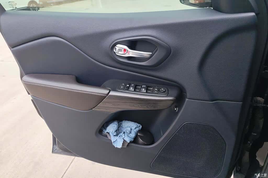 Jeep Cherokee, 2016 7