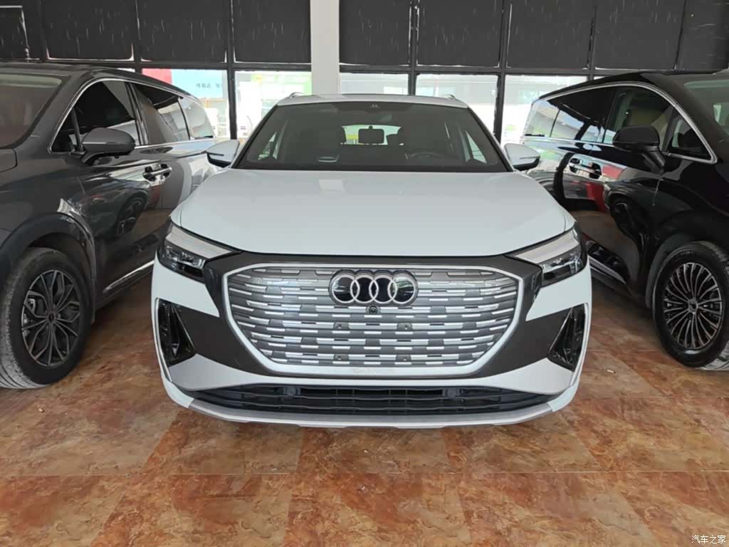 Audi Q4 e-tron, 2024 3