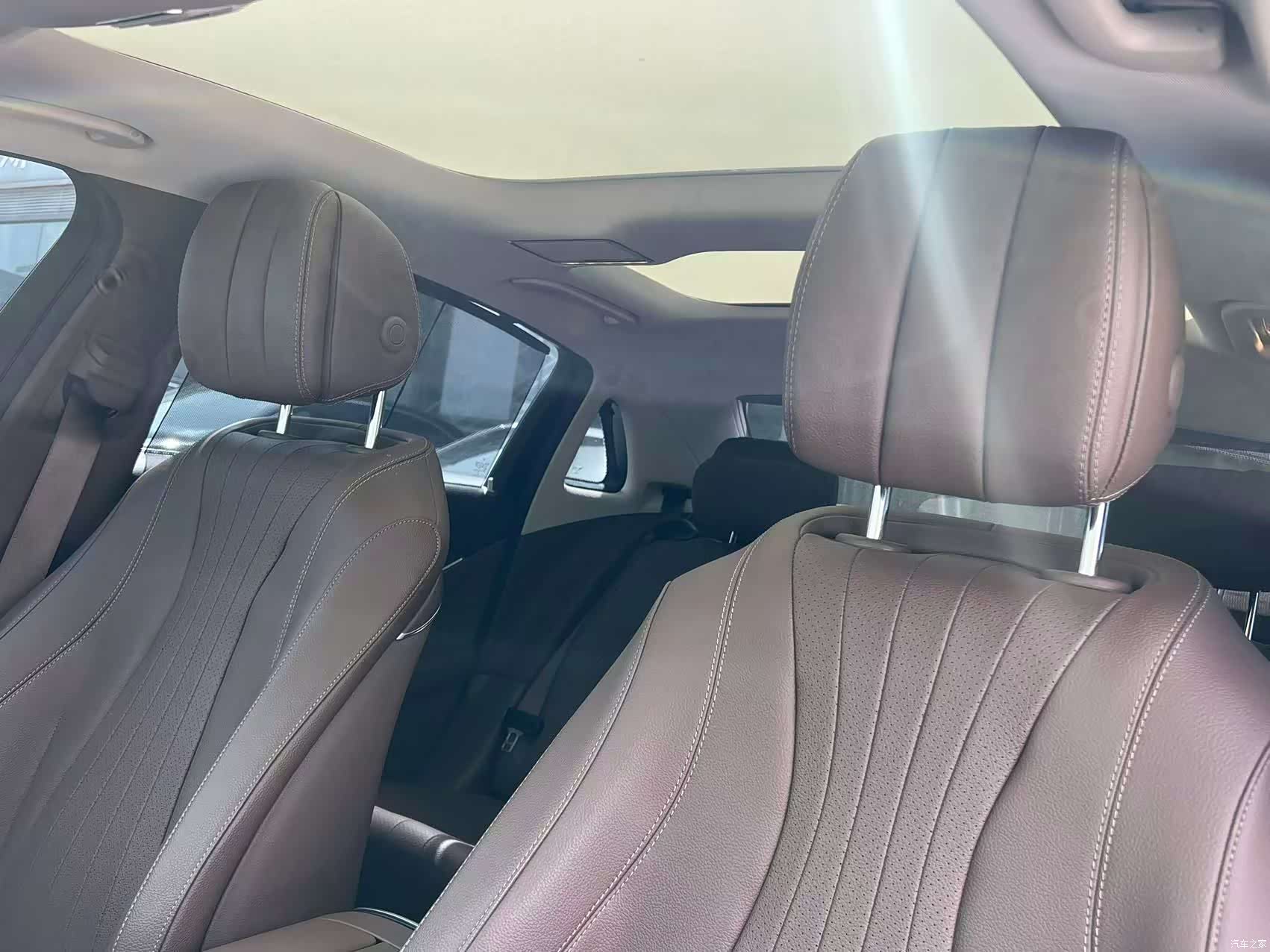 Mercedes-Benz E-Class, 2022 20