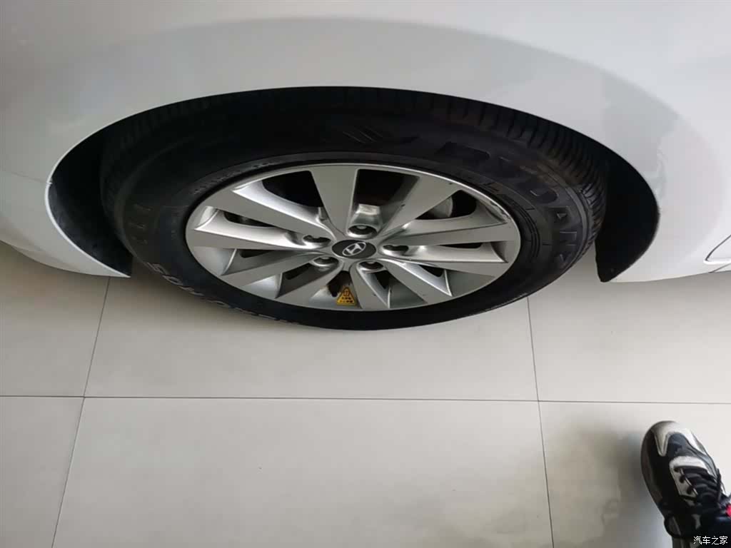 Hyundai GLS, 2015 23