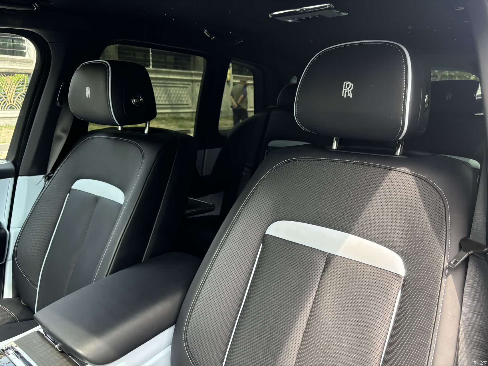 Rolls-Royce Cullinan, 2023 13