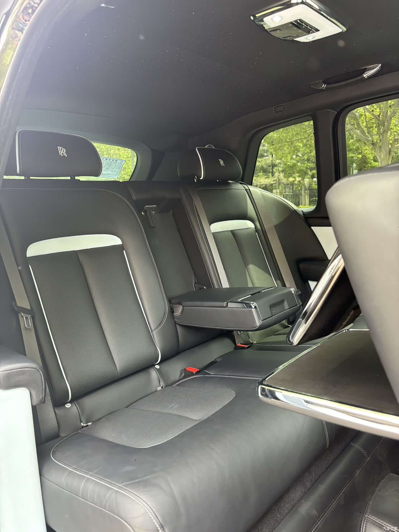 Rolls-Royce Cullinan, 2023 15
