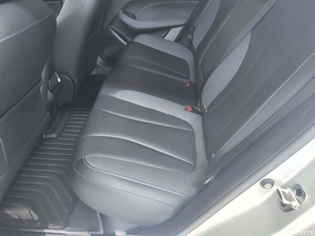 Roewe Ei5, 2022 17