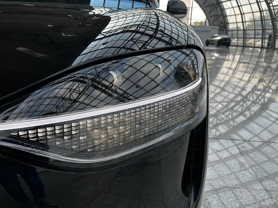 AITO Ask the world M9