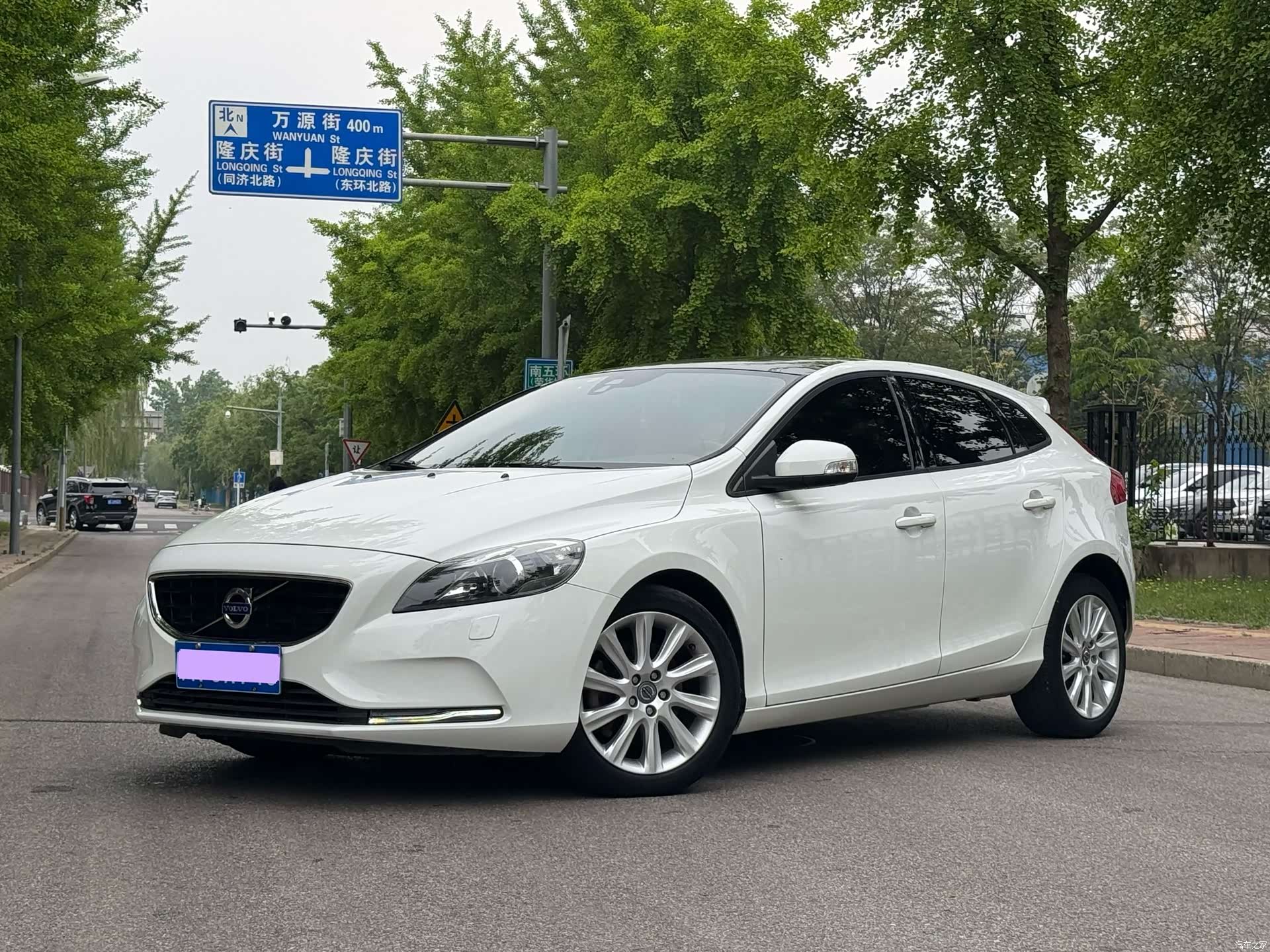 Volvo V40, 2015 1