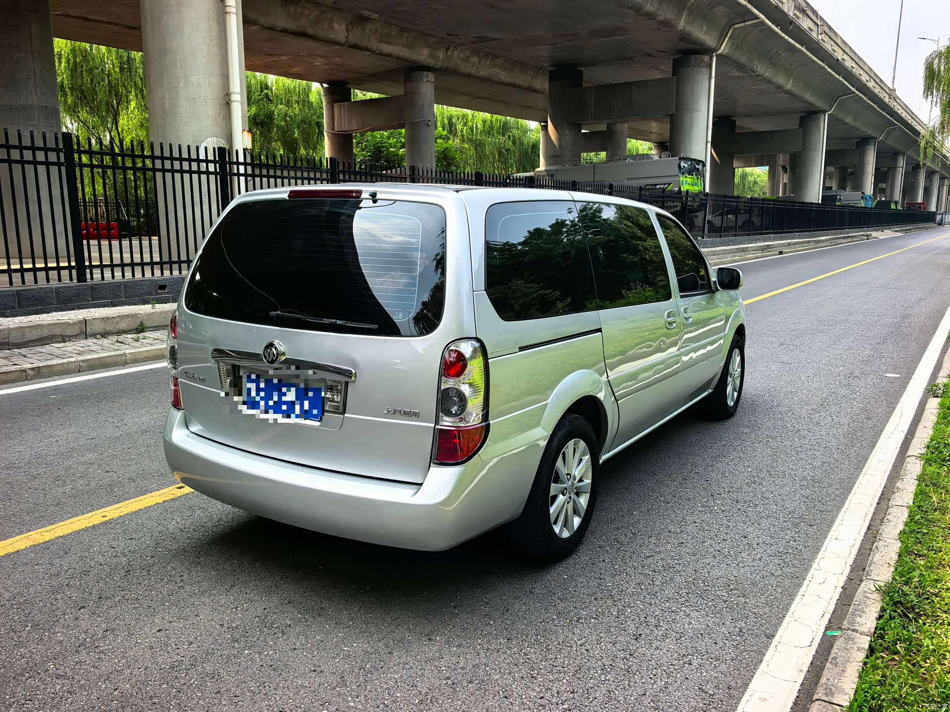 Buick GL8, 2017 4