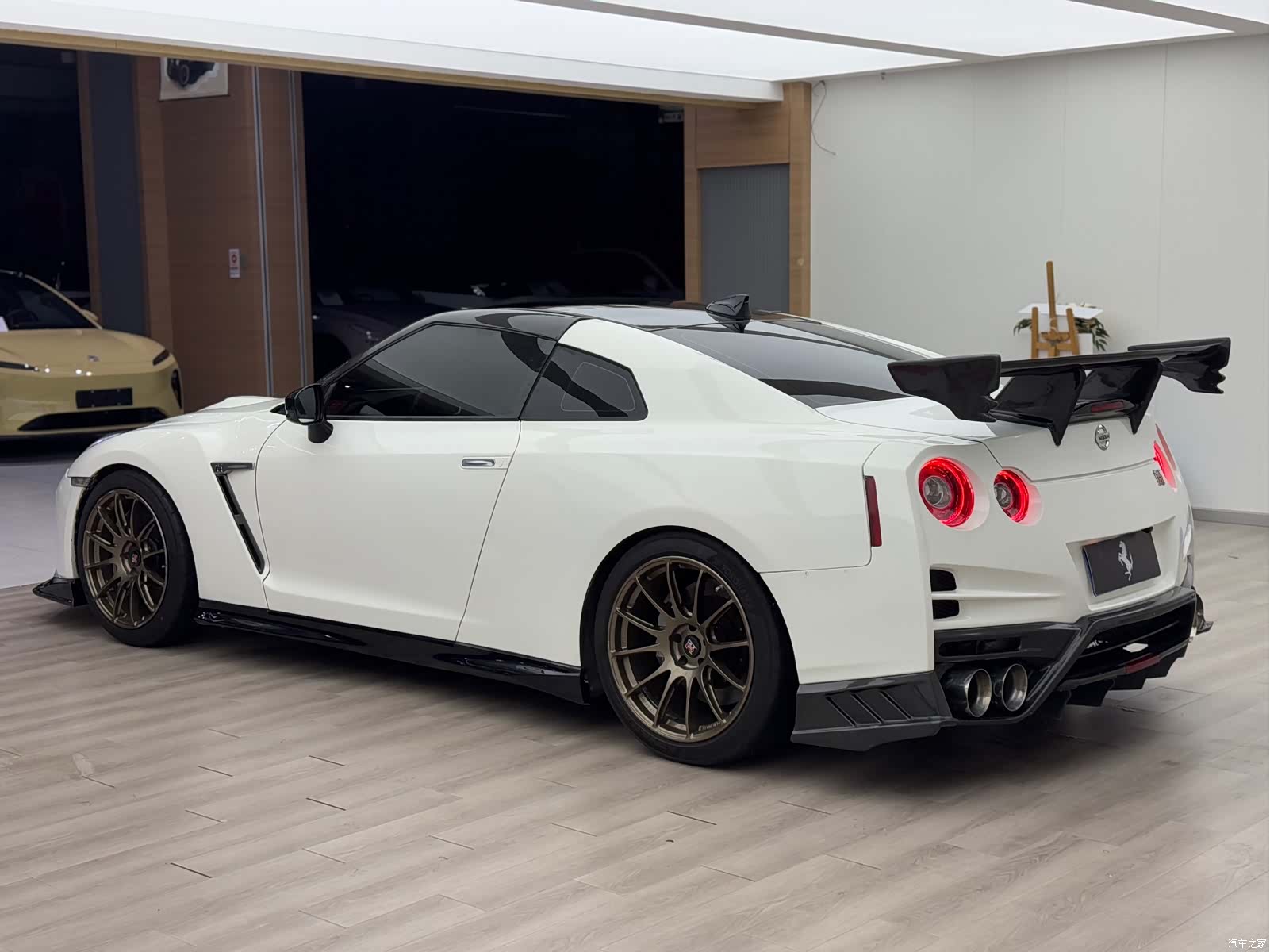 Nissan GT-R, 2010 все фото