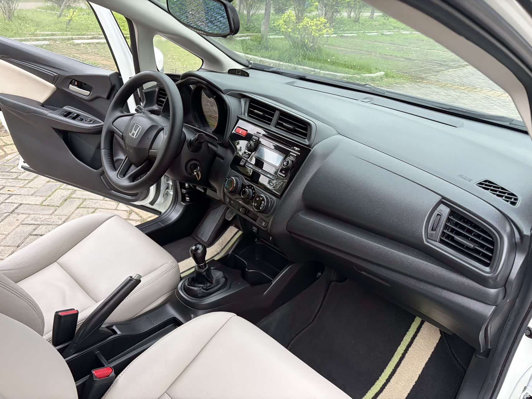 Honda Fit, 2016 13
