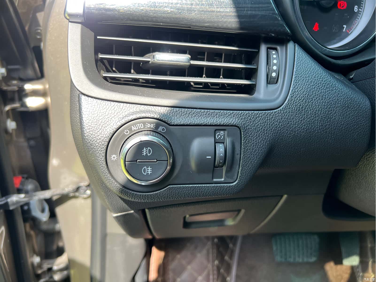 Buick Envision Plus, 2018 18