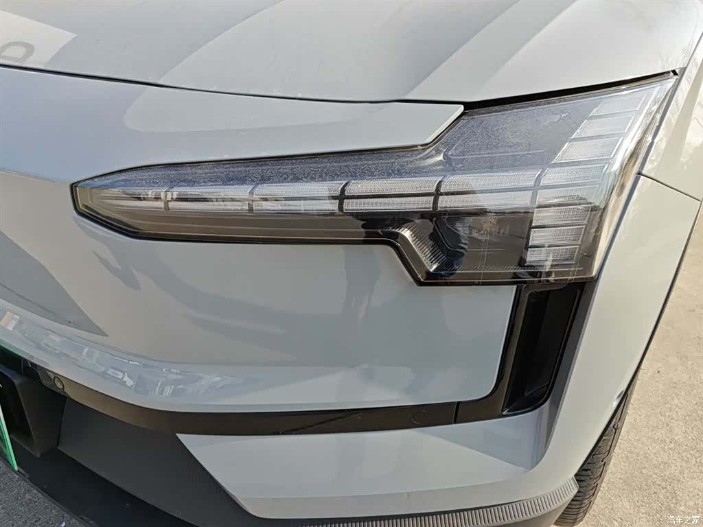 Volvo EX30, 2024 15