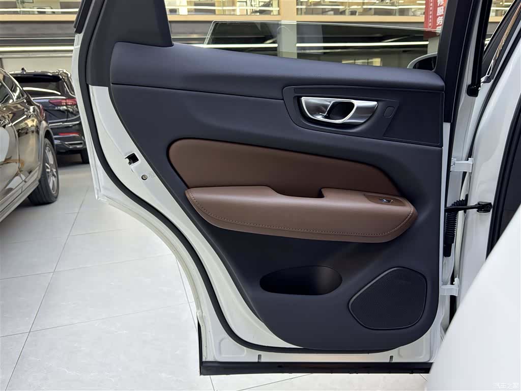 Volvo XC60, 2024 11